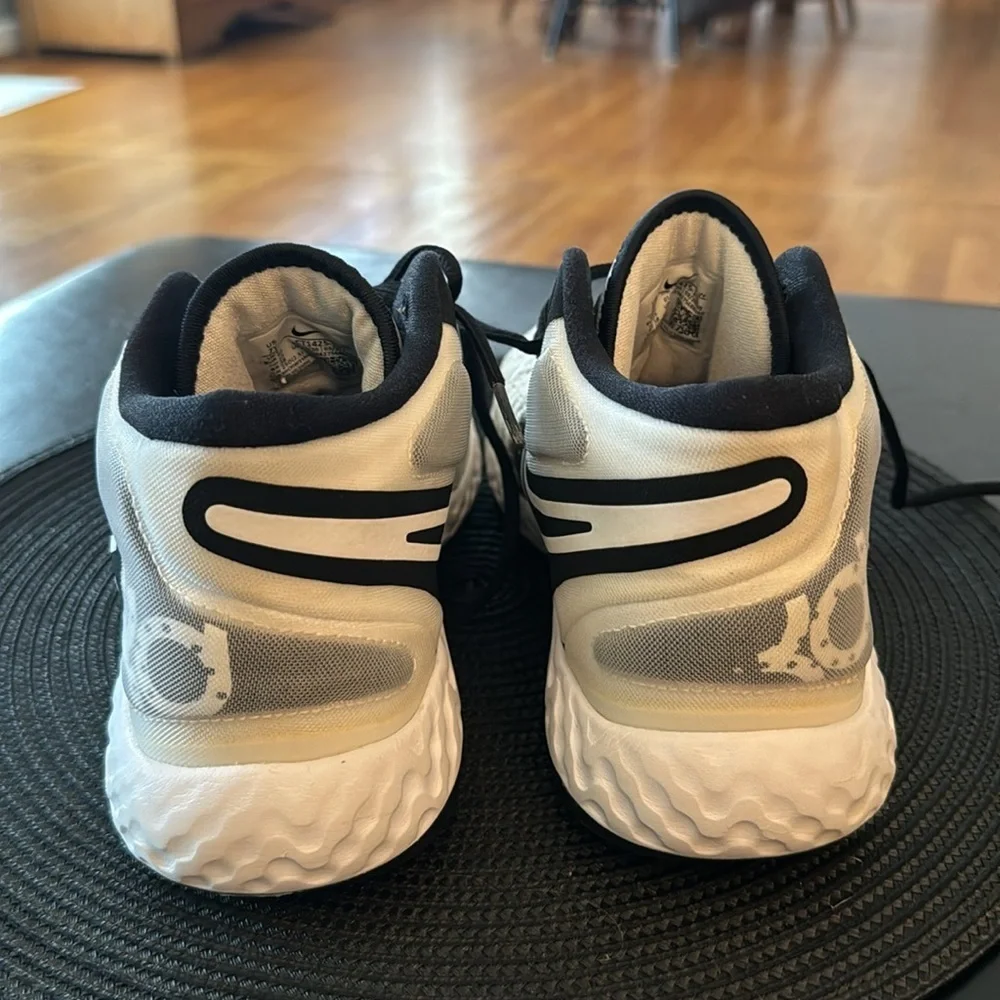 Nike KD Trey 5 VIII 'White Black' - Size 7Y
